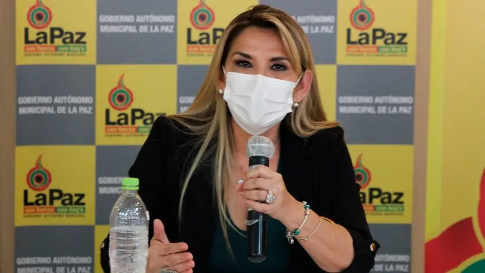 Coronavirus: Presidenta interina de Bolivia dio positivo por Covid-19