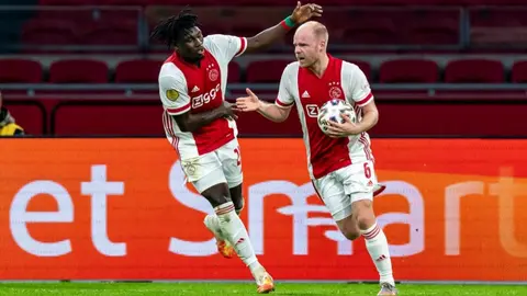 Edson Álvarez: Ajax goleó al Fortuna con participación del mexicano