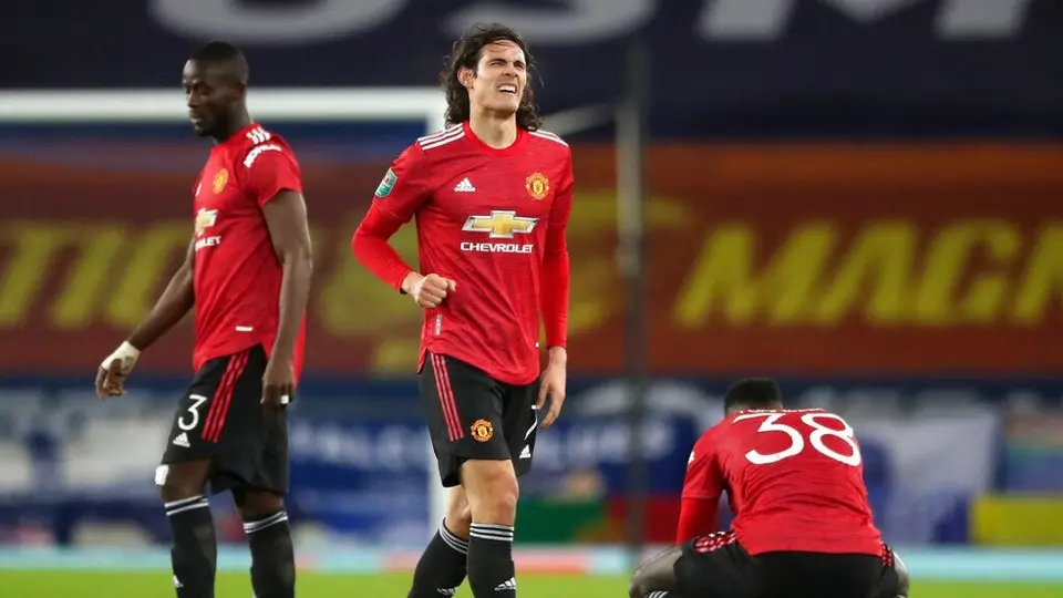 Manchester United: Cavani, suspendido tres partidos por comentario racista