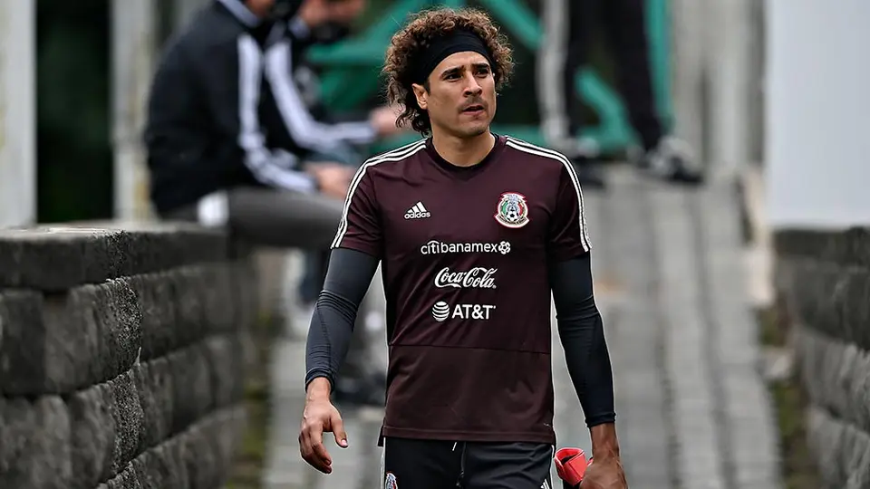 Selección Mexicana: Guillermo Ochoa e Iván Rodríguez, bajas del Tri