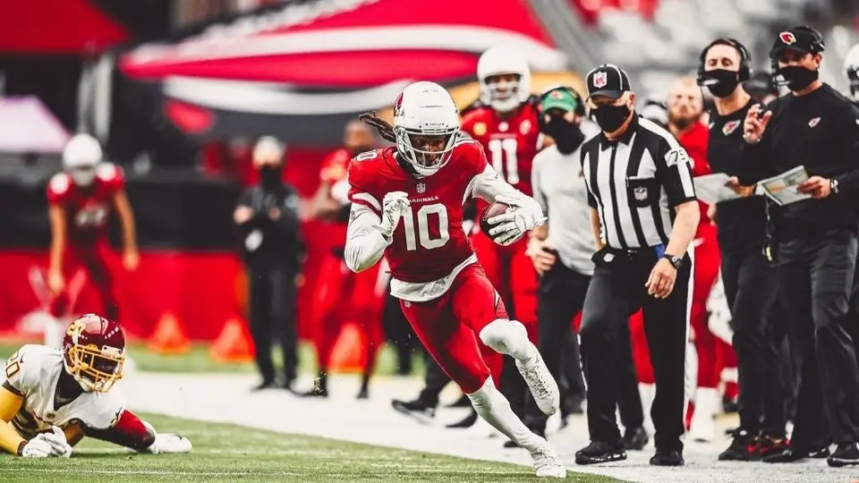 Cardinals: DeAndre Hopkins fue captado mientras insultaba a caravana pro-Trump