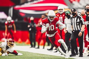 Cardinals: DeAndre Hopkins fue captado mientras insultaba a caravana pro-Trump