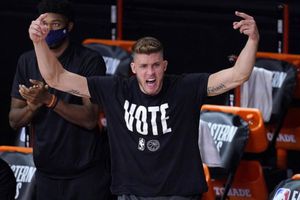 Meyers Leonard, separado del Miami Heat por insultos antisemitas