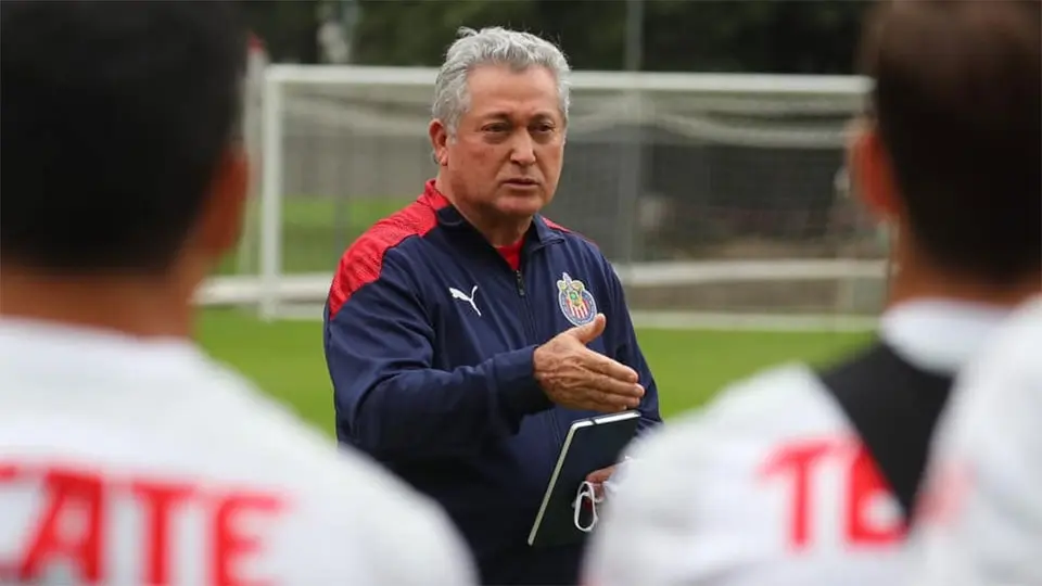 Chivas: ¿De qué habló Vucetich con los jugadores en su primer día?