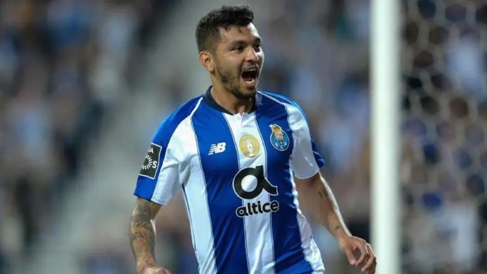 Tecatito Corona: Jugador iraquí reconoció que fue una 'pesadilla' enfrentar al mexicano