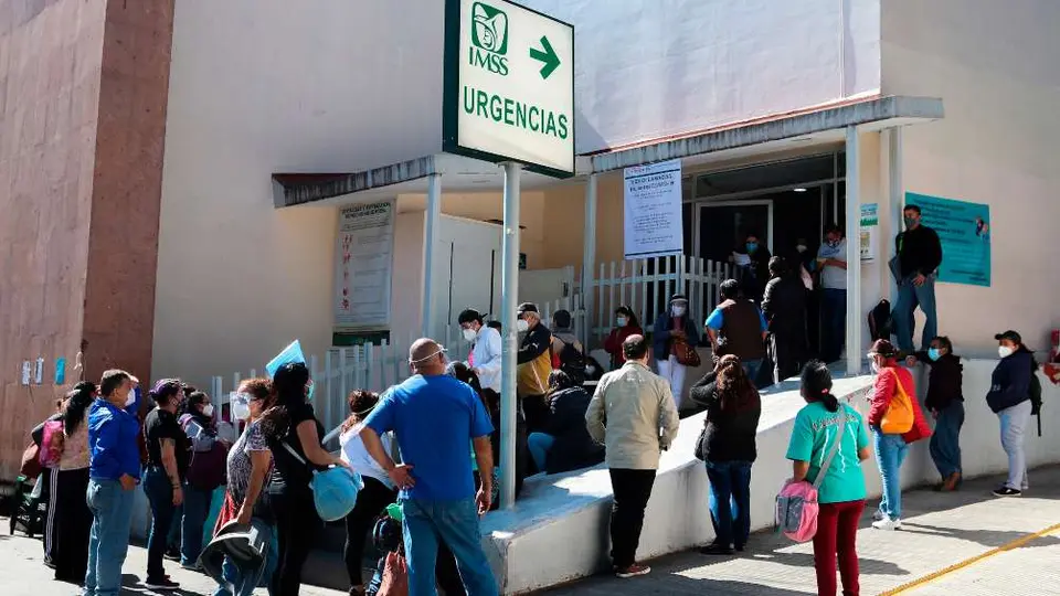 Coronavirus: A un año del inicio de la pandemia, IMSS logró 'cero rechazos' a pacientes