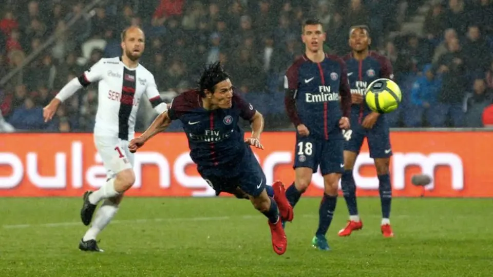Premier League: Leeds de Marcelo Biesa buscaría fichar a Edinson Cavani