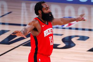 Rockets aumentó su ventaja contra el Thunder en juego de volteretas