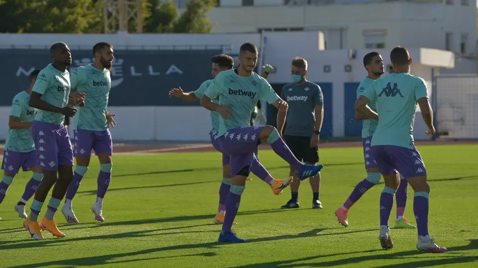 Lainez y Guardado: Betis logró su segunda victoria de pretemporada ante Almería