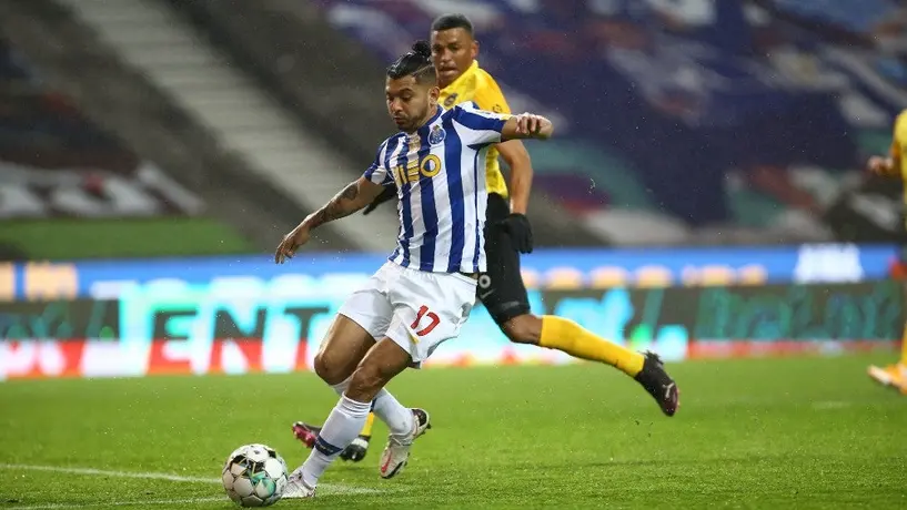 ¿Qué futbolistas mexicanos han jugado en el Porto?
