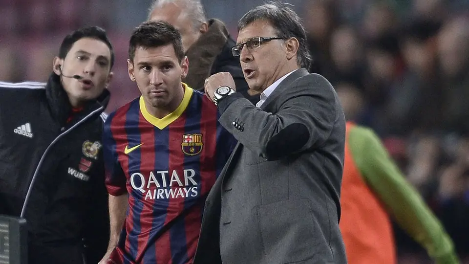 Martino: 'Me pregunto si el Barcelona sigue representándose tan bien sin Xavi e Iniesta'
