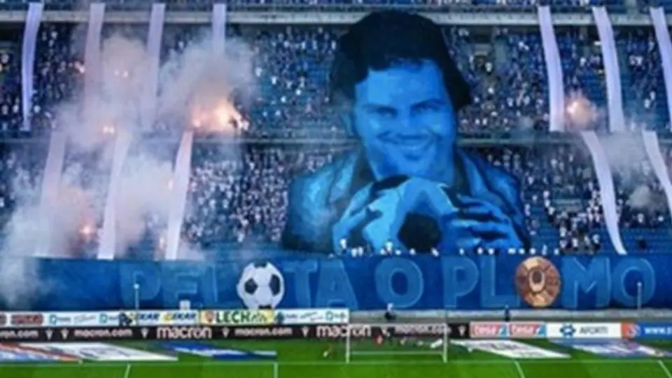 Pablo Escobar: Aficionados muestran tifo del narcotraficante en el futbol polaco