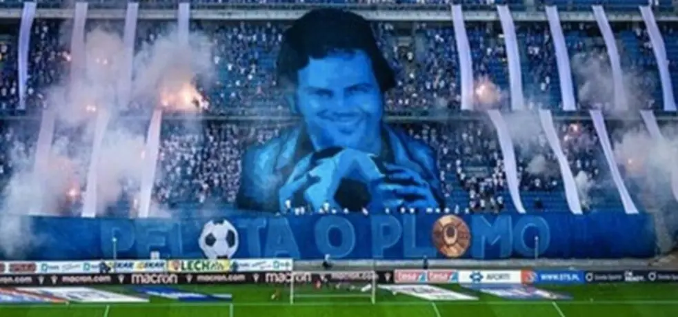 Pablo Escobar: Aficionados muestran tifo del narcotraficante en el futbol polaco