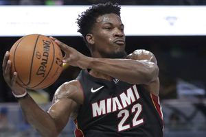 Jimmy Butler fue visto en una cita romántica con Selena Gómez