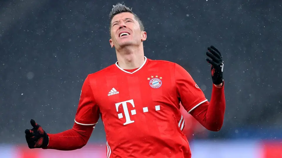 Bayern Munich: Jugadores pasan la noche en avión por retraso del vuelo rumbo a Qatar