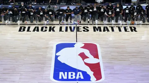 NBA: Jugadores de Jazz y Pelicans se arrodillaron en protesta durante el himno