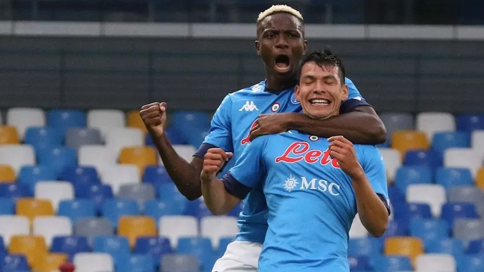 Chucky Lozano: Napoli aplastó al Genoa con doblete del mexicano
