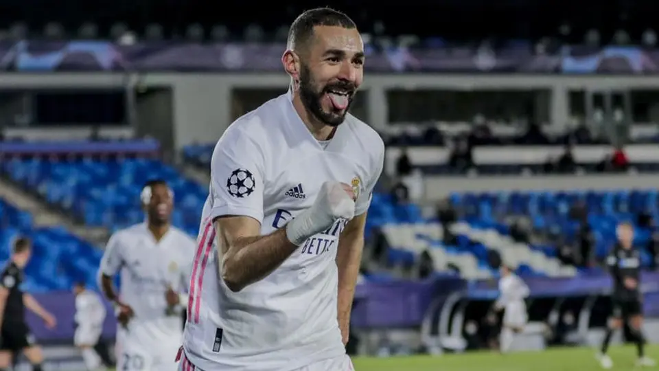 Real Madrid: Karim Benzema entró en la convocatoria y sería titular en el Derbi