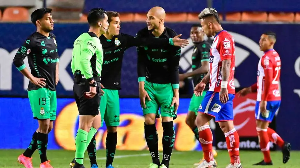 Atlético de San Luis pidió a Santos solucionar tema de Félix Torres 'entre ellos'