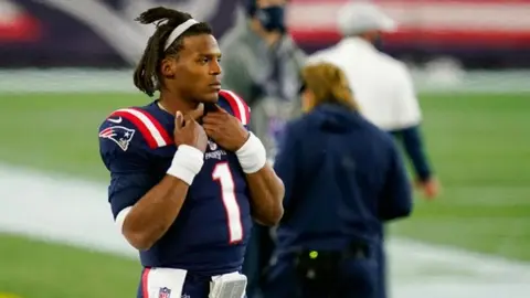 Cam Newton fue provocado por un adolescente por ser agente libre
