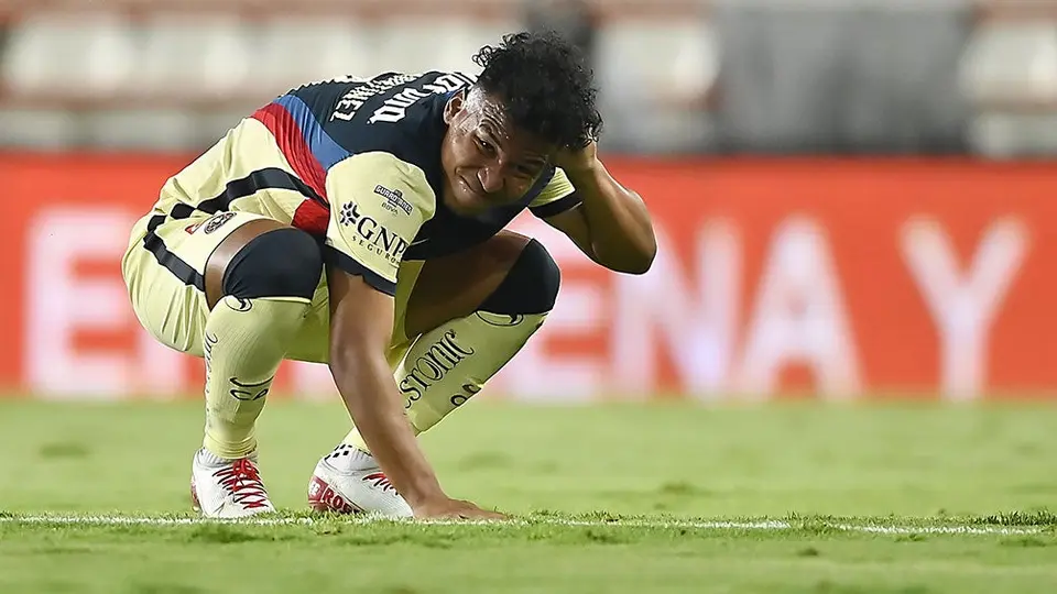 América: Roger Martínez reportará un día después por trámite de documento