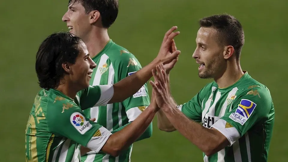 Diego Lainez: Betis venció al Celta de Araujo con los mexicanos como titulares