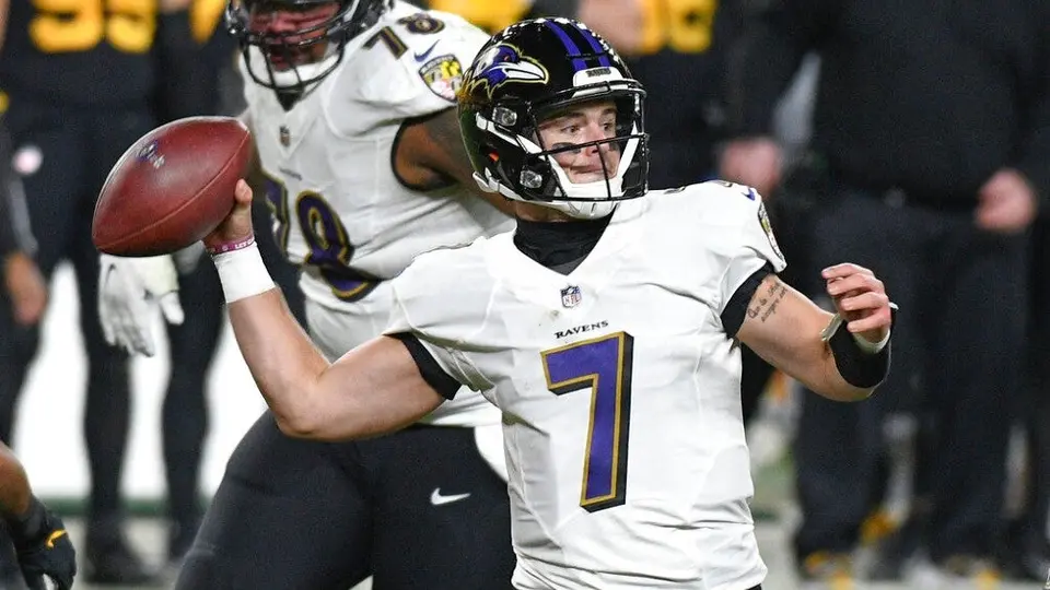 Ravens: Tras lesión de Robert Griffin III, Trace McSorley tomará su lugar