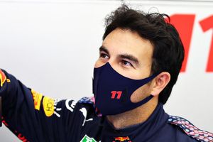 Video: Checo Pérez protagonizó divertido comercial junto a Max Verstappen