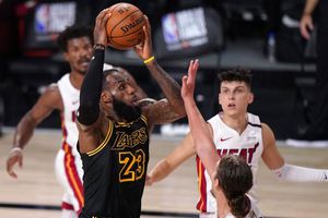 NBA: LeBron James y Anthony Davis dan la victoria a los Lakers sobre el Heat en juego 2