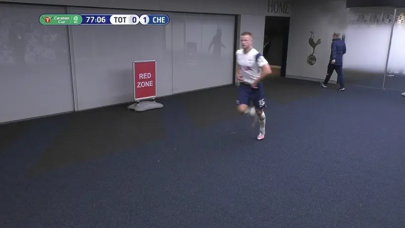 Video: Dier fue corriendo al baño en pleno partido y Mourinho lo persiguió