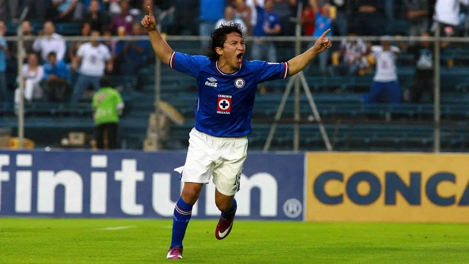 Villaluz sobre Javier Aquino: 'Debes ser agradecido con el equipo que te vio debutar'