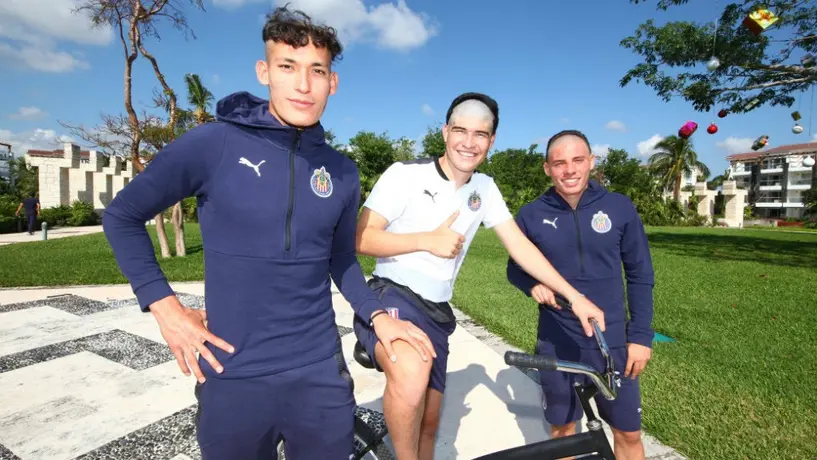 Chivas realizó tradicional 'novatada' a canteranos