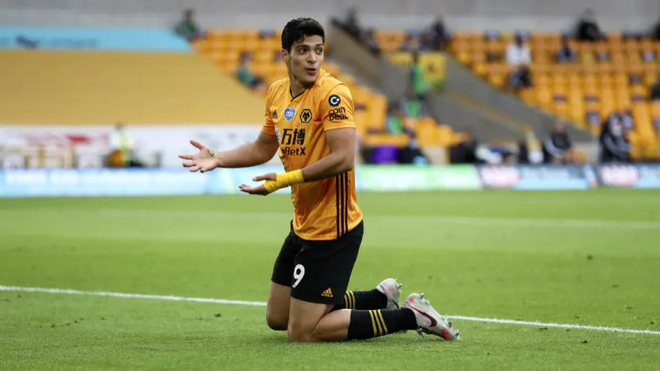 Wolverhampton y Raúl Jiménez perdieron el invicto en casa tras caer ante el Arsenal
