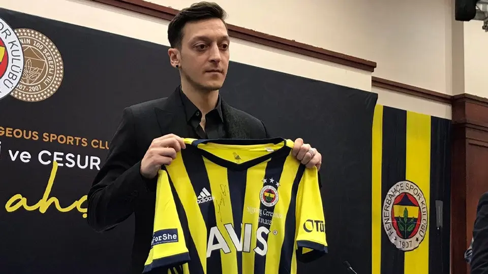 Mesut Özil: 'Siempre he sido del Fenerbahce, es un club que amo y valoro'