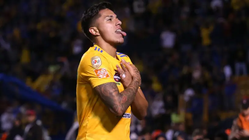 Carlos Salcedo: Se burló de Atlas con canción de Chivas tras victoria de Tigres