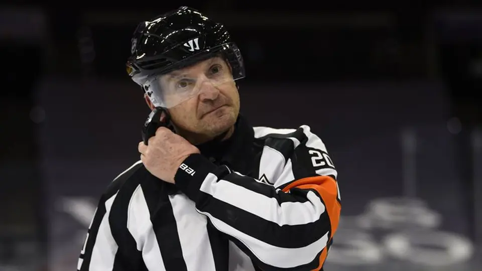 NHL: Árbitro de la liga fue suspendido de por vida tras querer castigar a un equipo indebidamente