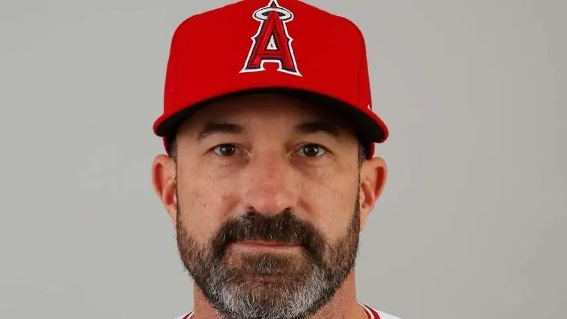 Mickey Callaway, coach de pitcheo de Angelinos, suspendido por denuncias de acoso