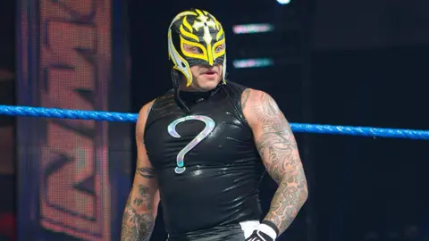 WWE: Rey Mysterio buscará revancha ante Seth Rollins en Extreme Rules