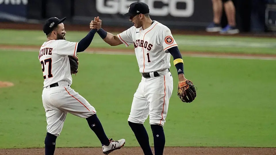 Astros sobrevive ante Rays con arsenal de Altuve y Springer