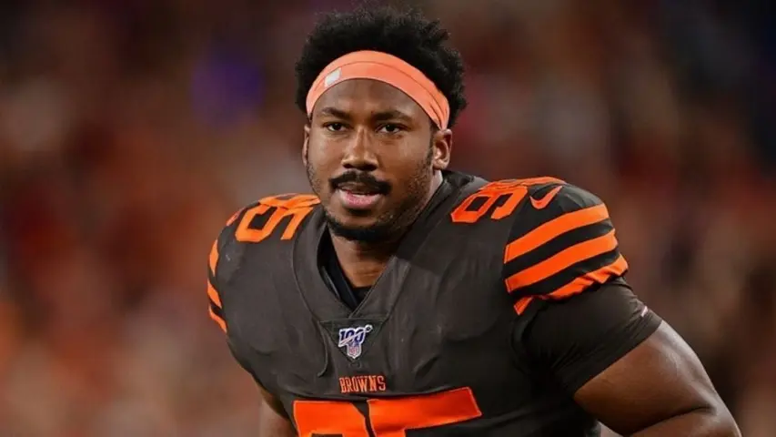 Myles Garrett en un partido con Cleveland | AP