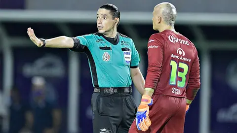 Palencia sobre el penalti: 'A lo mejor por miedo no quisieron anular el gol'