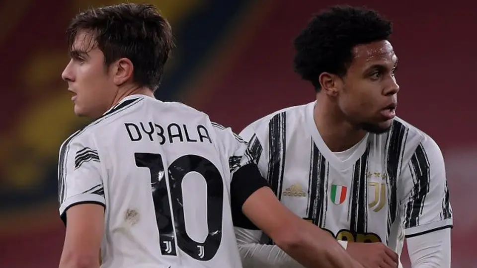 Juventus: Dybala, Arthur y McKennie, multados por organizar una fiesta