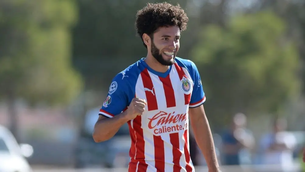 César Huerta en un partido de Chivas Sub-20 | IMAGO7