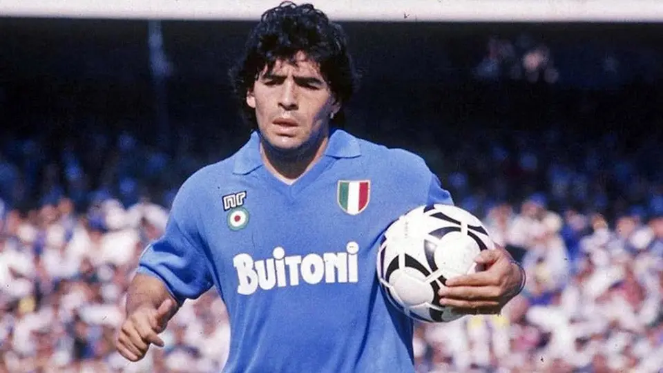 Maradona: Chucky Lozano y Napoli usarán camisetas con el '10' del Pelusa en Europa League