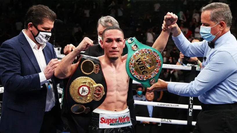 Gallo Estrada, nuevo Campeón unificado Supermosca tras vencer a Chocolatito González