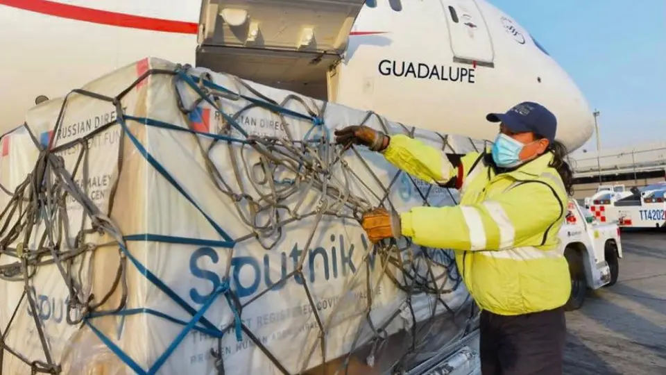 Covid-19: México recibió 500 mil dosis de la vacuna Sputnik V