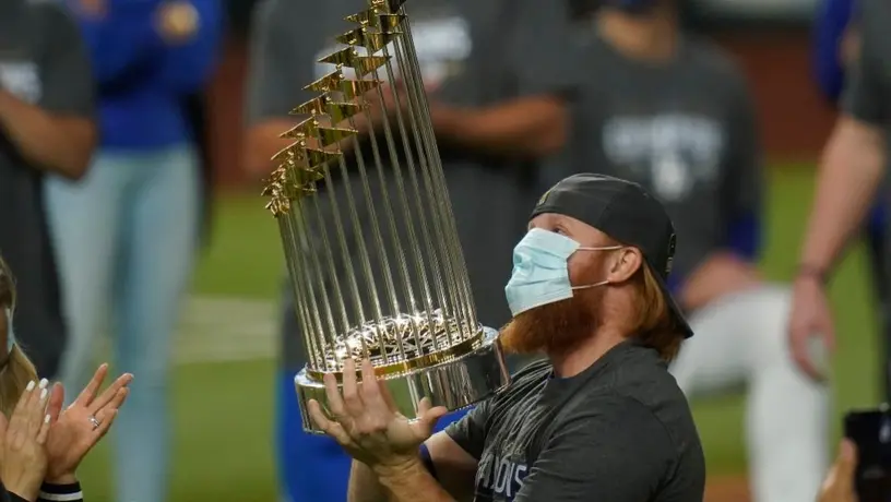 Dodgers: Justin Turner estuvo presente en los festejos a pesar de ser positivo por Covid-19