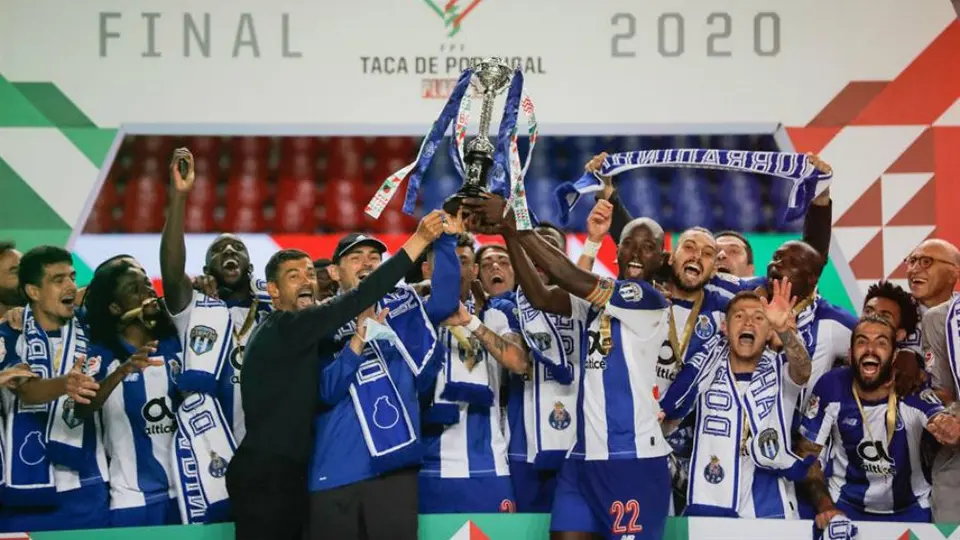 Tecatito Corona: Porto derrotó al Benfica y conquistó la Copa de Portugal