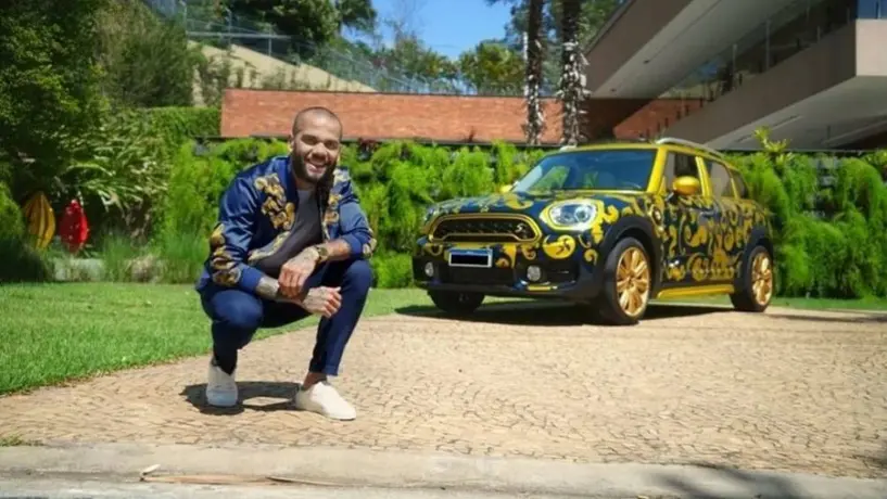 Dani Alves: Puso en venta su auto de lujo en Mercado Libre
