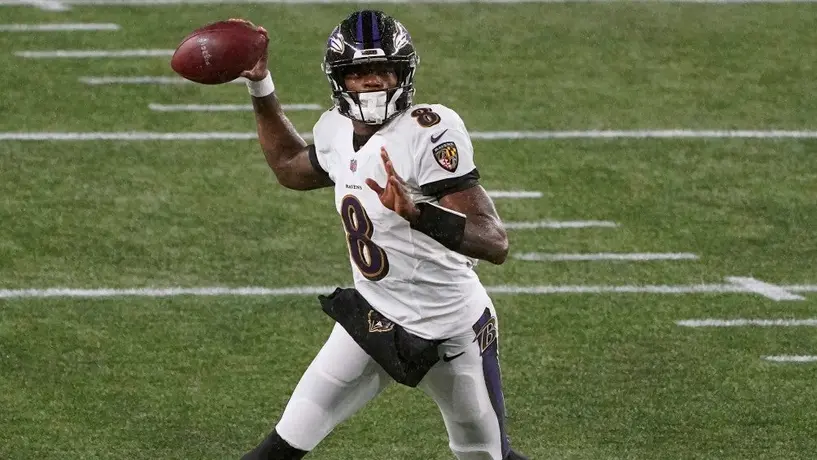 Lamar Jackson da positivo por Covid-19 y aumentó bajas de Ravens
